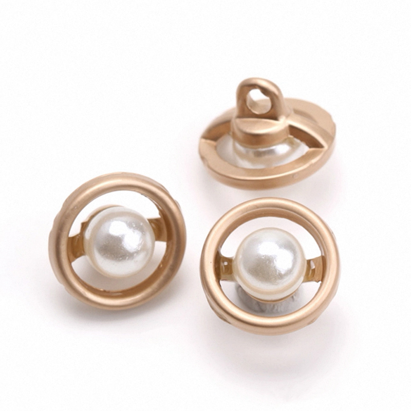 小香风金属珍珠扣