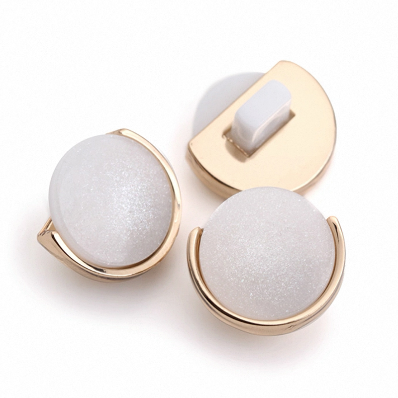 小香风金属珍珠扣