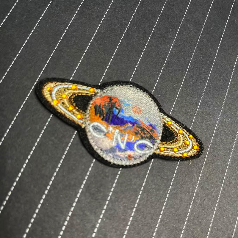 烫钻动物元素绣花标